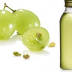 L'oli de llavor de ra&iuml;m n'&eacute;s molt ric, per&ograve; tamb&eacute; &eacute;s molt elevat en greixos omega 6, per tant potser no gaire bona idea