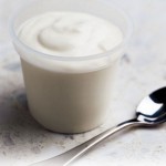 El iogurt natural enriquit amb ferments és una bona font de lactobacils